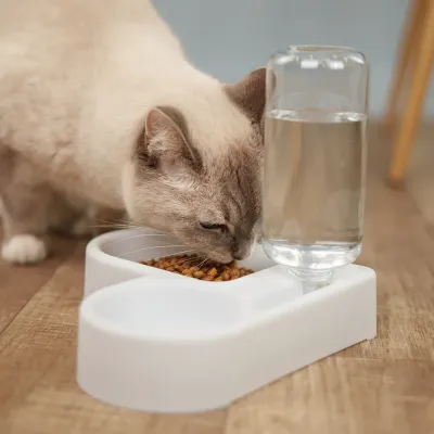 Petmax Миска с автопоилкой угловая для кошек и собак, белая, 800 мл