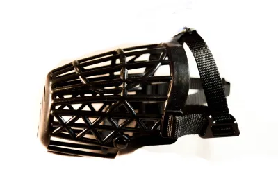 Trixie Намордник для собак из пластика, М, обхват морды 23,5 см