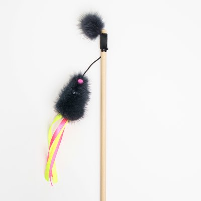 Pet hobby Игрушка для кошек Дразнилка Мышка из натуральной норки, хвост-ленточки, игрушка 20х3х2 см, длина палки 50 см, длина резинки 47 см